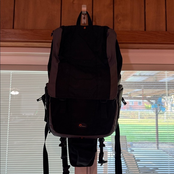 Lowepro Camera Backpack - Picture 6 of 9